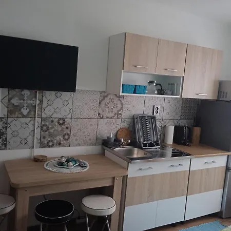 Laumar 3 * Бзенец