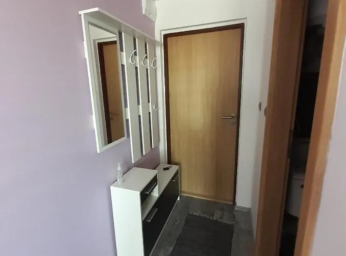 Laumar 3 Apartment
